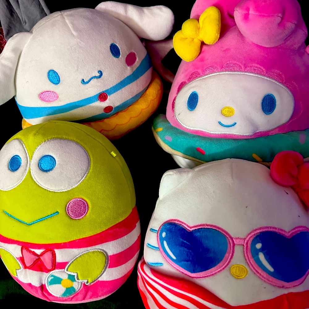 4 Sanrio Hello Kitty and Friends 6.5” Squishmallows
